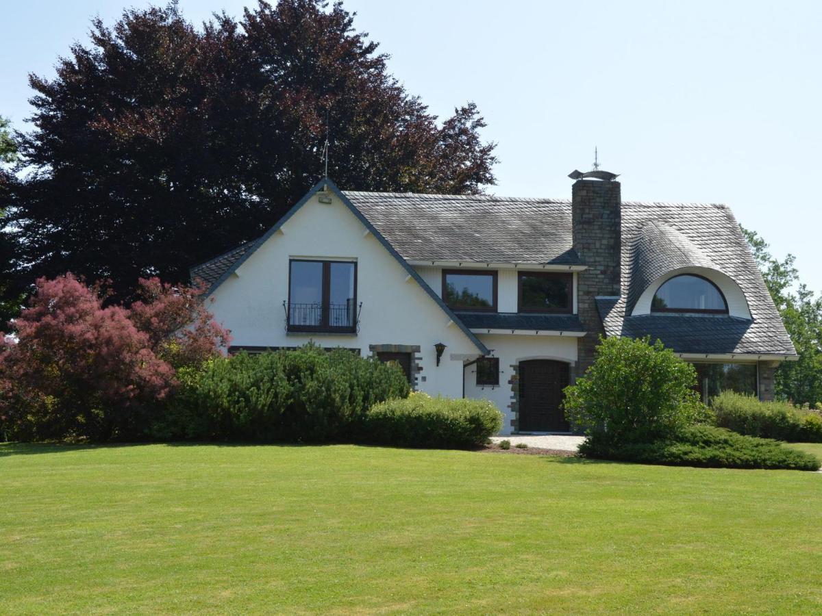 Elegant Villa In Stavelot With Fitness Playroom Экстерьер фото