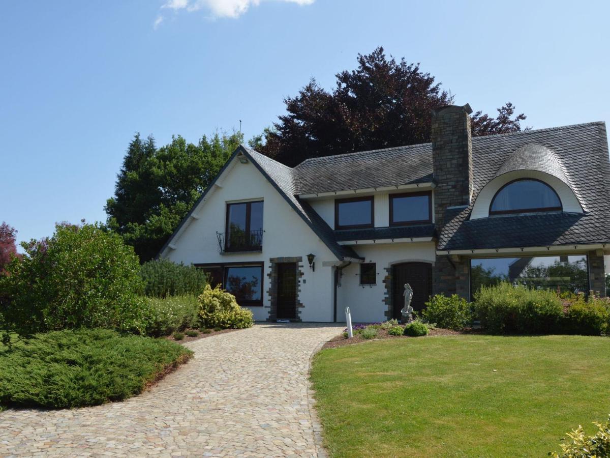 Elegant Villa In Stavelot With Fitness Playroom Экстерьер фото